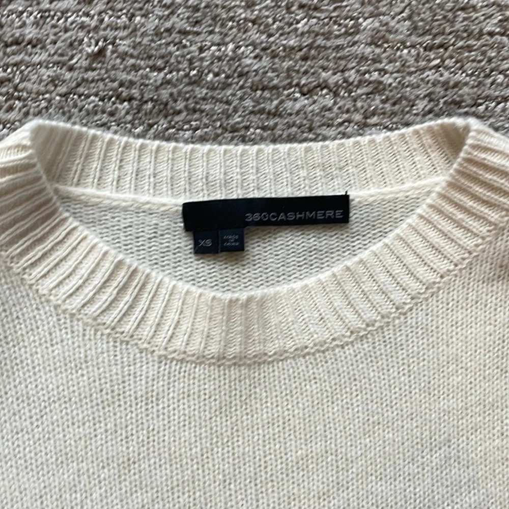 360 Cashmere Women’s Sweater, size XS - Picture 3 of 4
